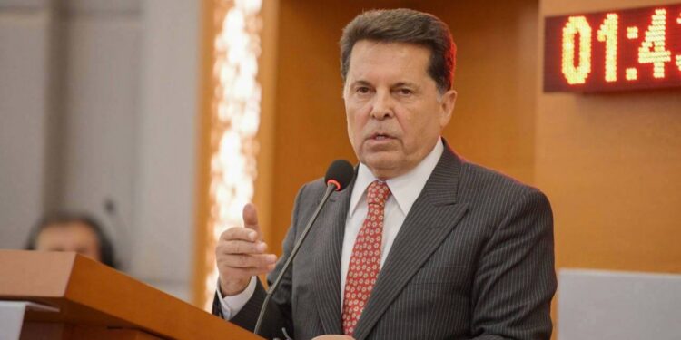 Ahmet Özer: Barış sürecinin ruhu demokrasiyi gerektiriyor