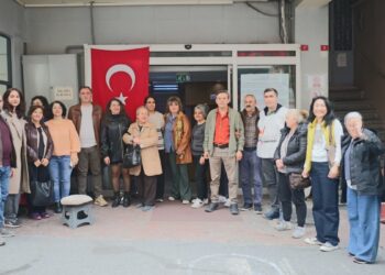 HDK ve ÖHD’den direnen sağlık emekçilerine ziyaret