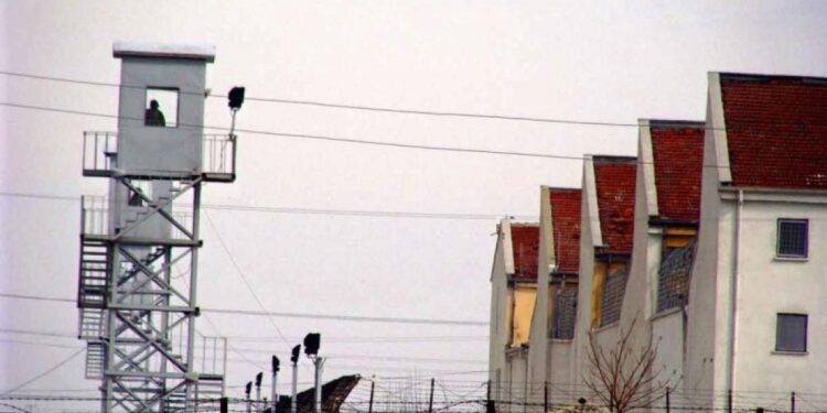 ‘İyileşti’ denilip gönderilen tutsak, cezaevinde fenalaştı