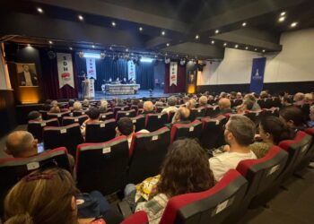 İzmir’de sendikalar, sol ve işçi sınıfı tartışıldı