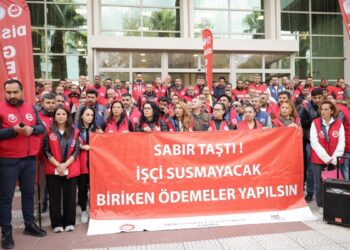 İzmir’de işçiler 3 aydır ödenmeyen hakları için eylemde