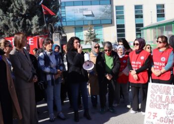 DEM Parti Kadın Meclisi’nden direnişteki işçilere ziyaret