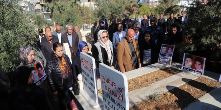 Uğur Kaymaz ve babası mezarları başında anıldı