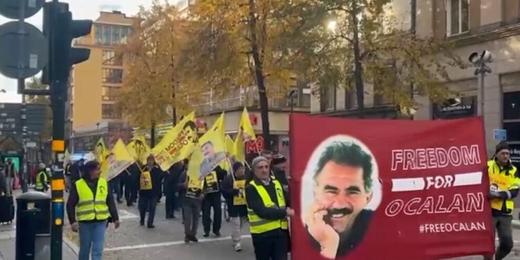 1 Kasım kutlamalarında enternasyonal dayanışma mesajı