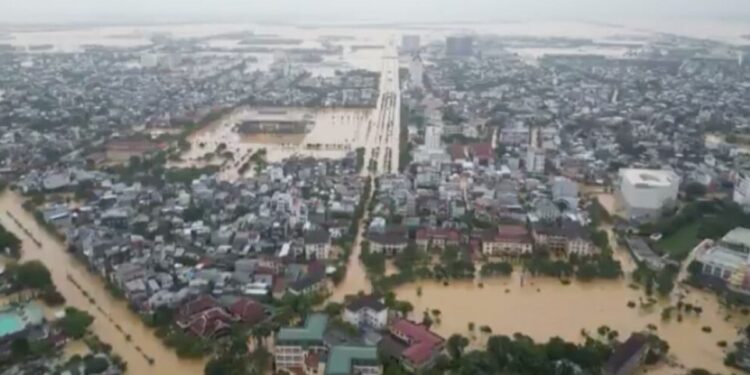 Vietnam’da selin bilançosu ağırlaştı: 35 ölü, 5 kişi kayıp