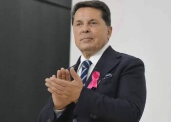 Ahmet Özer: Barışa kavuşma arzumuz demir parmaklıkları aşan bir güçtür