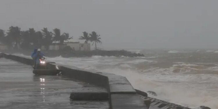 Kalmaegi Tayfun’u Vietnam’dan Kamboçya’ya ilerliyor