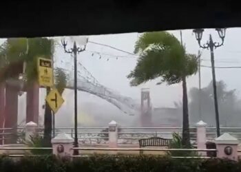 Filipinleri vuran Fung-wong Tayfunu ülkeden uzaklaştı