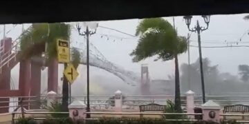 Filipinleri vuran Fung-wong Tayfunu ülkeden uzaklaştı