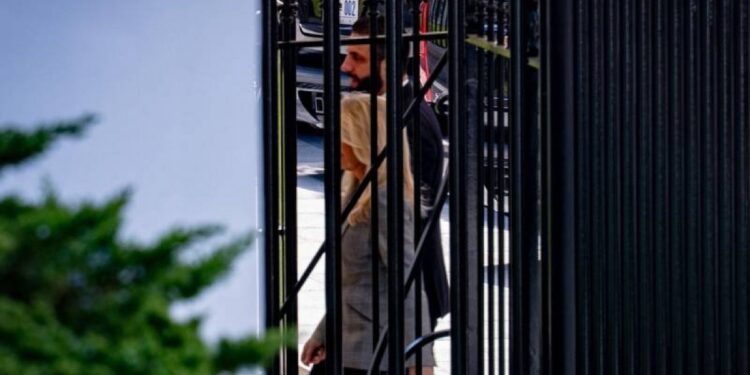 Şara Beyaz Saray’da: Suriye’ye yönelik Sezar yaptırımları askıya alındı