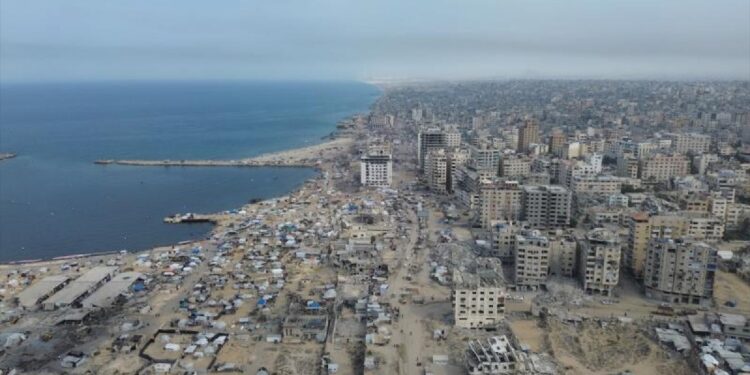 Gazze: İsrail saldırıları devam ediyor, tankları ilerliyor