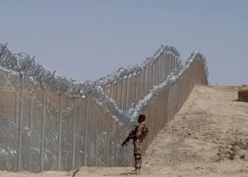 Pakistan: Afganistan sınırında 23 isyancı öldürüldü