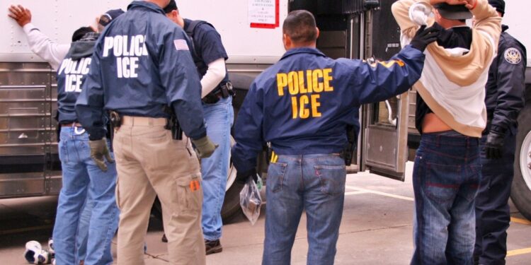 Mahkeme Trump’un ‘hızlı sınır dışı’ talebini reddetti