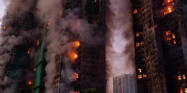 Hong Kong’da yangın: 36 kişi yaşamını yitirdi