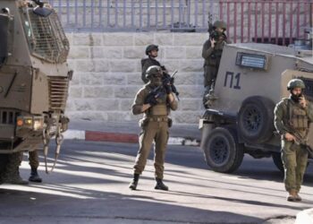 İsrail, Batı Şeria’da 32 kişiyi gözaltına aldı