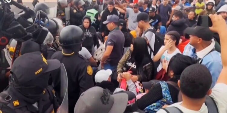 Peru, Şili sınırında OHAL ilan etti