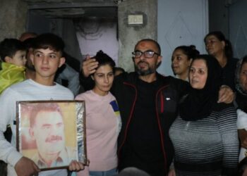 Türkiye’deki 30 yıllık tutsaklıktan sonra Halep’te zılgıtlarla karşılandı