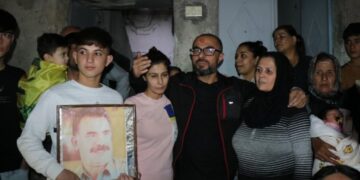 Türkiye’deki 30 yıllık tutsaklıktan sonra Halep’te zılgıtlarla karşılandı