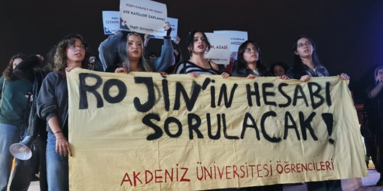 Öğrencilerden Rojin Kabaiş eylemi: Susmayacağız