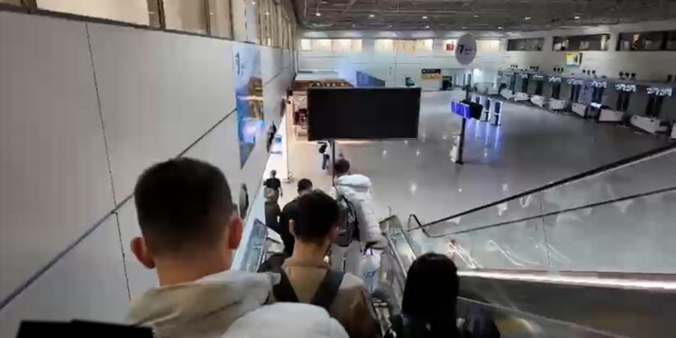 Antalya havalimanında ‘uçuş iptal’ gerginliği