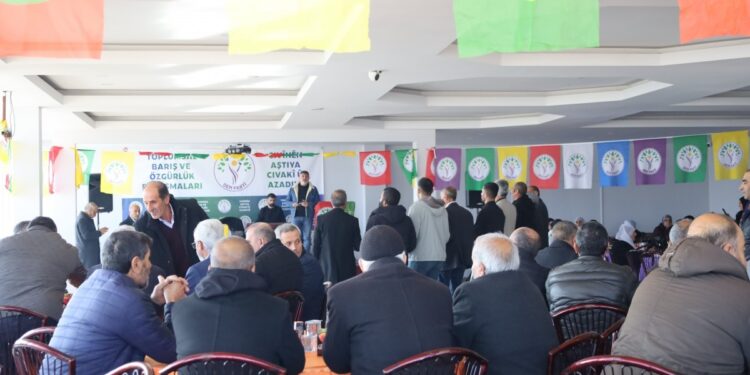 Şölende sahne alan sanatçı gözaltına alınmak istendi