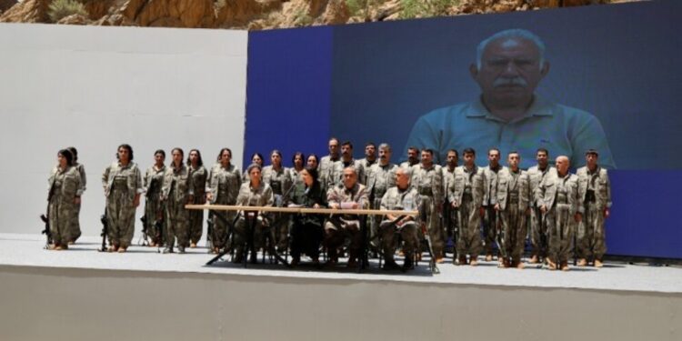 Reuters: İktidar, gerillaların dönüşü için yasa hazırlıyor