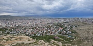 Wan’da ev kiralamak da almak da hayal!