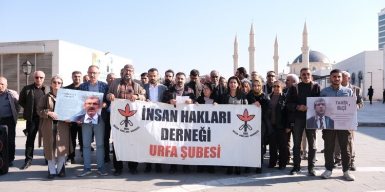 Elçi anıldı: Geçmişle yüzleşin, cinayeti aydınlatın