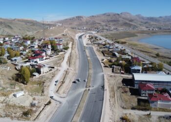 Veliler ve öğrenciler üstgeçit talebiyle eylemde