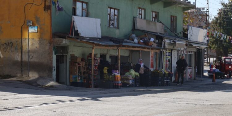Küçük esnafın kapısı sadece veresiye için çalınıyor