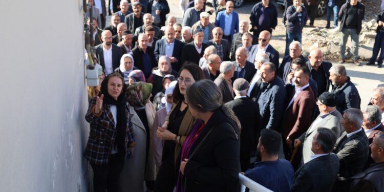 İshak Tepe’nin taziyesine kitlesel ziyaret