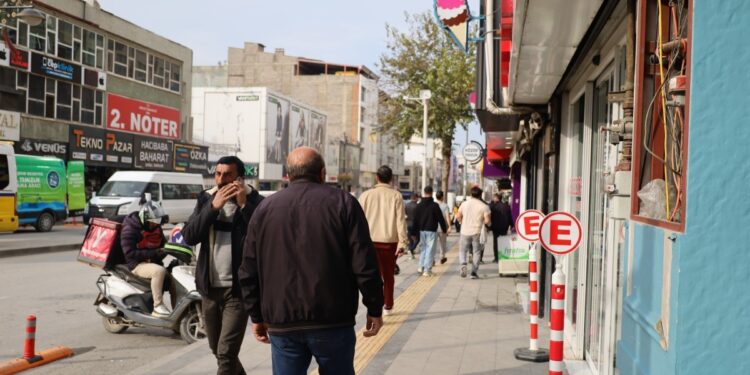 Wanlı yurttaşlar: Asgari ücret 50 bin TL olmalı