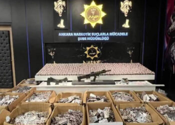 3 İlde Aynı Anda Baskın: Zehir Tacirlerine Ağır Darbe! 1.9 Milyon Uyuşturucu Hap Yakalandı