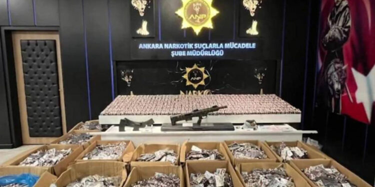 3 İlde Aynı Anda Baskın: Zehir Tacirlerine Ağır Darbe! 1.9 Milyon Uyuşturucu Hap Yakalandı