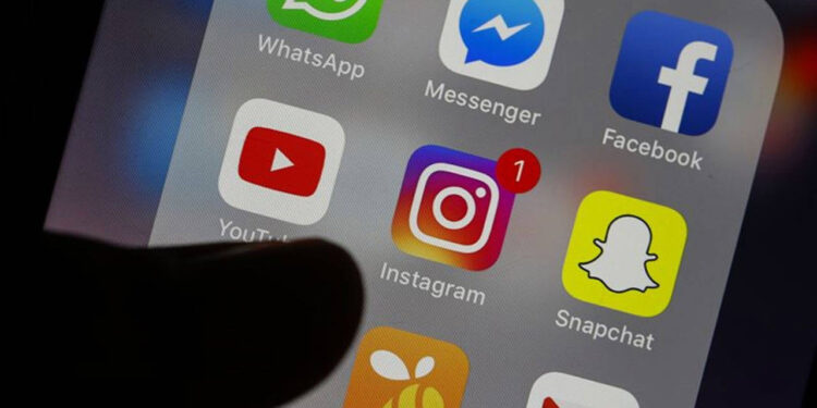 AP, Sosyal Medyada 16 Yaş Sınırını Onayladı