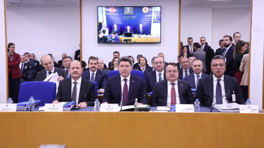 Adalet Bakanı’na çağrı: Siyasi tutsaklar serbest bırakılmalı