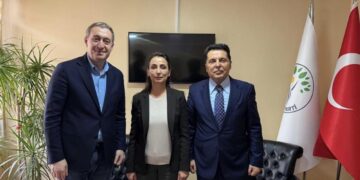 Ahmet Özer, DEM Parti Eş Genel Başkanlarıyla görüştü