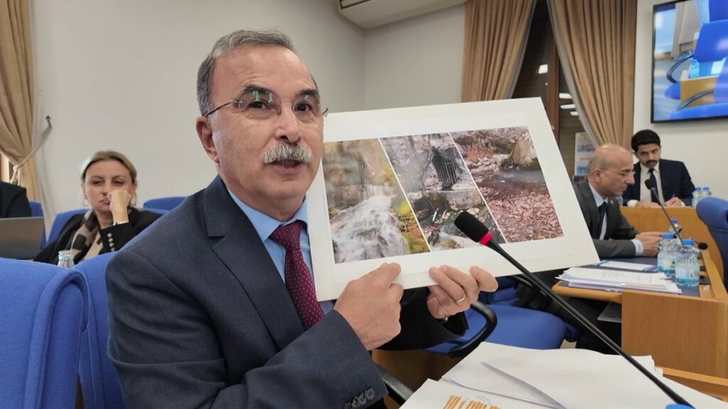 Akın: Gabar’da köylerin suyu petrol akıyor