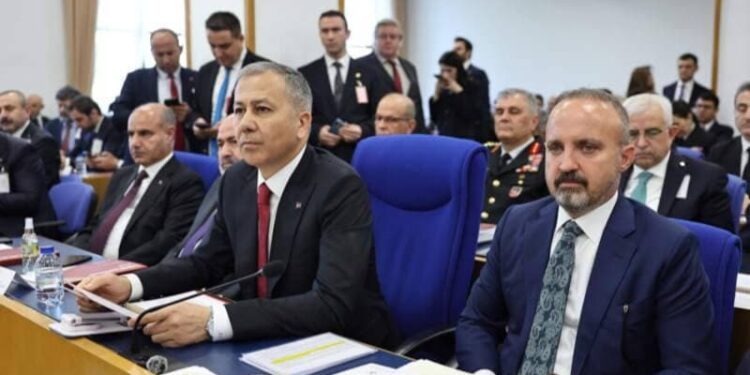 Ali Yerlikaya’dan Özgür Özel’e: Yalan ağzınıza yuva yapmış