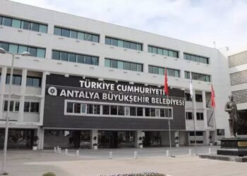 Antalya Büyükşehir Belediyesi'nde 'rüşvet' soruşturmasında sekizinci dalga: 8 kişi gözaltına alındı