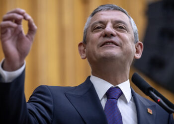 Bir Demirtaş Çıkışı da Özgür Özel'den! 'Bugünkü Genel Başkan Olarak Özür Diliyorum'