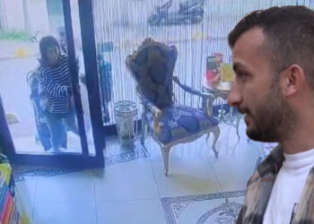 Böcek Ailesine Ait Yeni Görüntüler Ortaya Çıktı! Kan Kusarak Taksiye Koştular! Taksici Dehşet Anlarını Anlattı