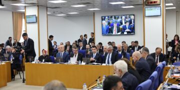 Bütçe görüşmeleri: Son bir yılda 1 milyon çocuk eğitimden koptu