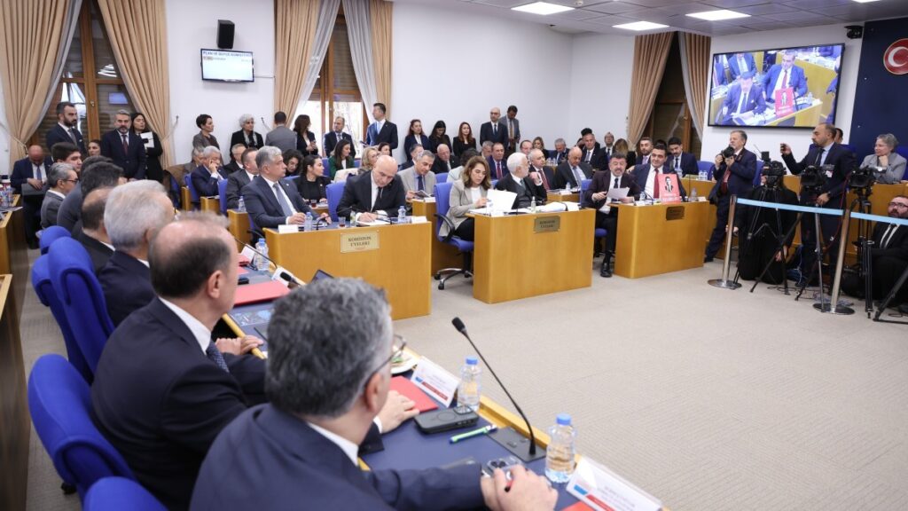 Bütçe görüşmeleri: Ulaşımda çok dillilik talebi