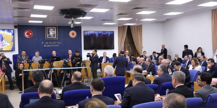 Bütçe görüşmeleri: Ulaşımda geçiş ücretleri yüzde bin 400 arttı