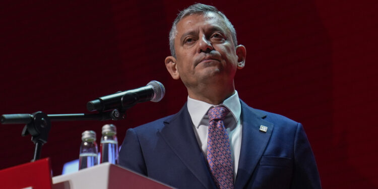 CHP'nin 39'uncu Olağan Kurultayı'na İkinci Gün