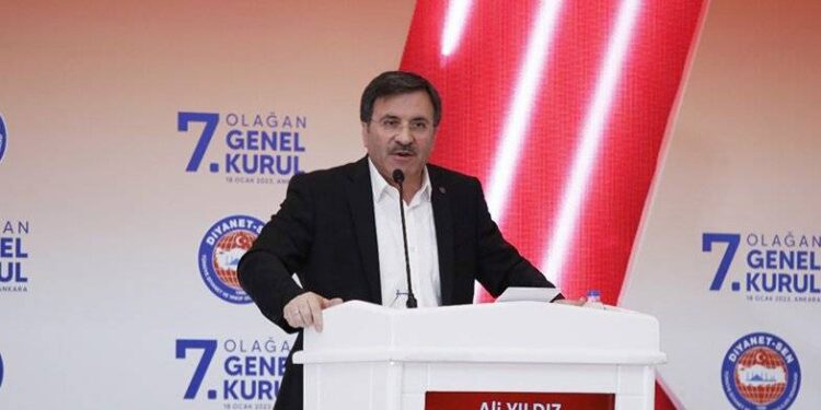 Camilerde 10 Kasım mevlidi krizi: Diyanet camiasından karşıt açıklamalar