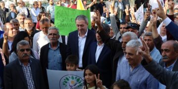 'Cumhuriyet demokratikleşmeli, Kürt'ün varlığını reddetmemeli'