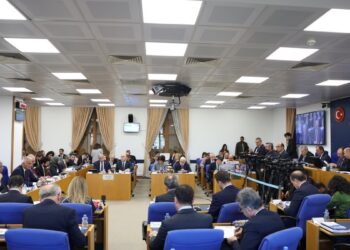 DEM Parti Turizm Bakanlığından Kürtçe ve diğer dilleri teşvik edilmesini istedi