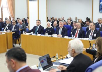 DEM Partili Uysal: Gençlerin soluyacağı temiz hava kalmadı